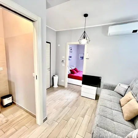 Accogliente A Due Passi Dalla Metro